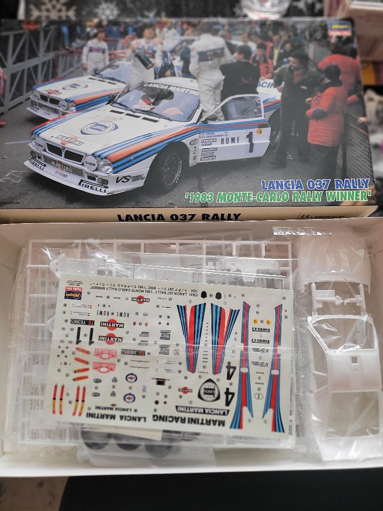 LANCIA MONTE-CARLO RALLY 1/24 WINNER 1983 ,HASEGAWA, Hobby en Vrije tijd, Modelbouw | Auto's en Voertuigen, Overige merken, Auto