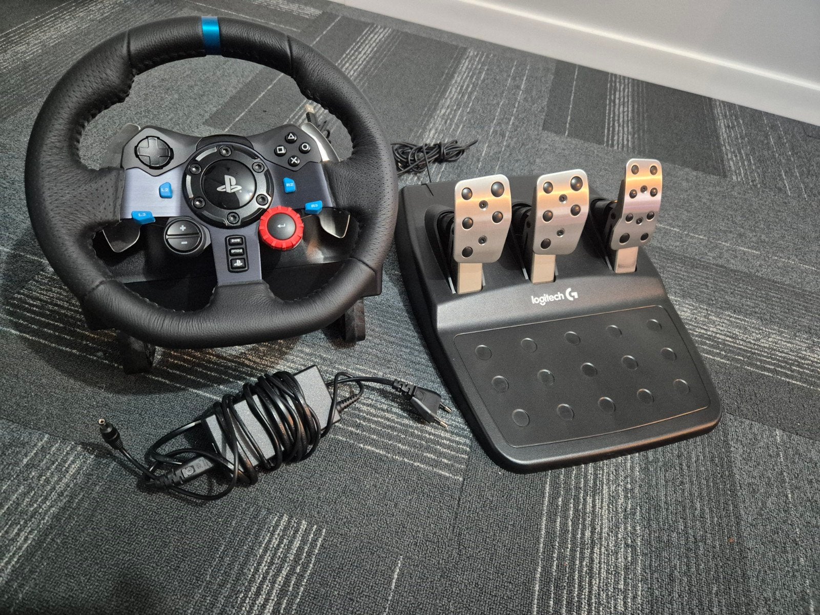 LOGITECH Stuurwiel G29 Driving Force PS3 / PS4 / PS5, Games en Spelcomputers, Ophalen