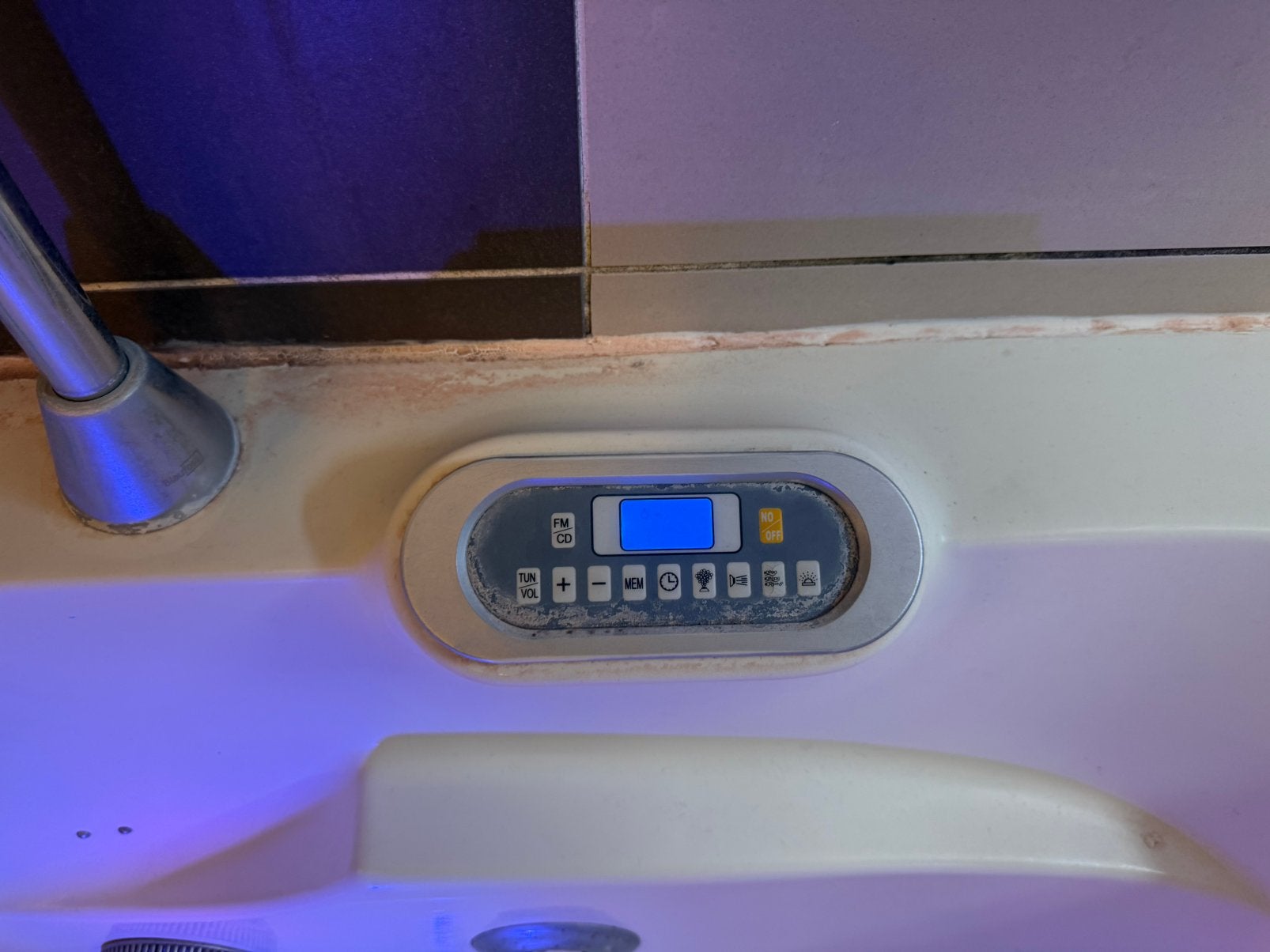Jacuzzi, Enlèvement, Comme neuf