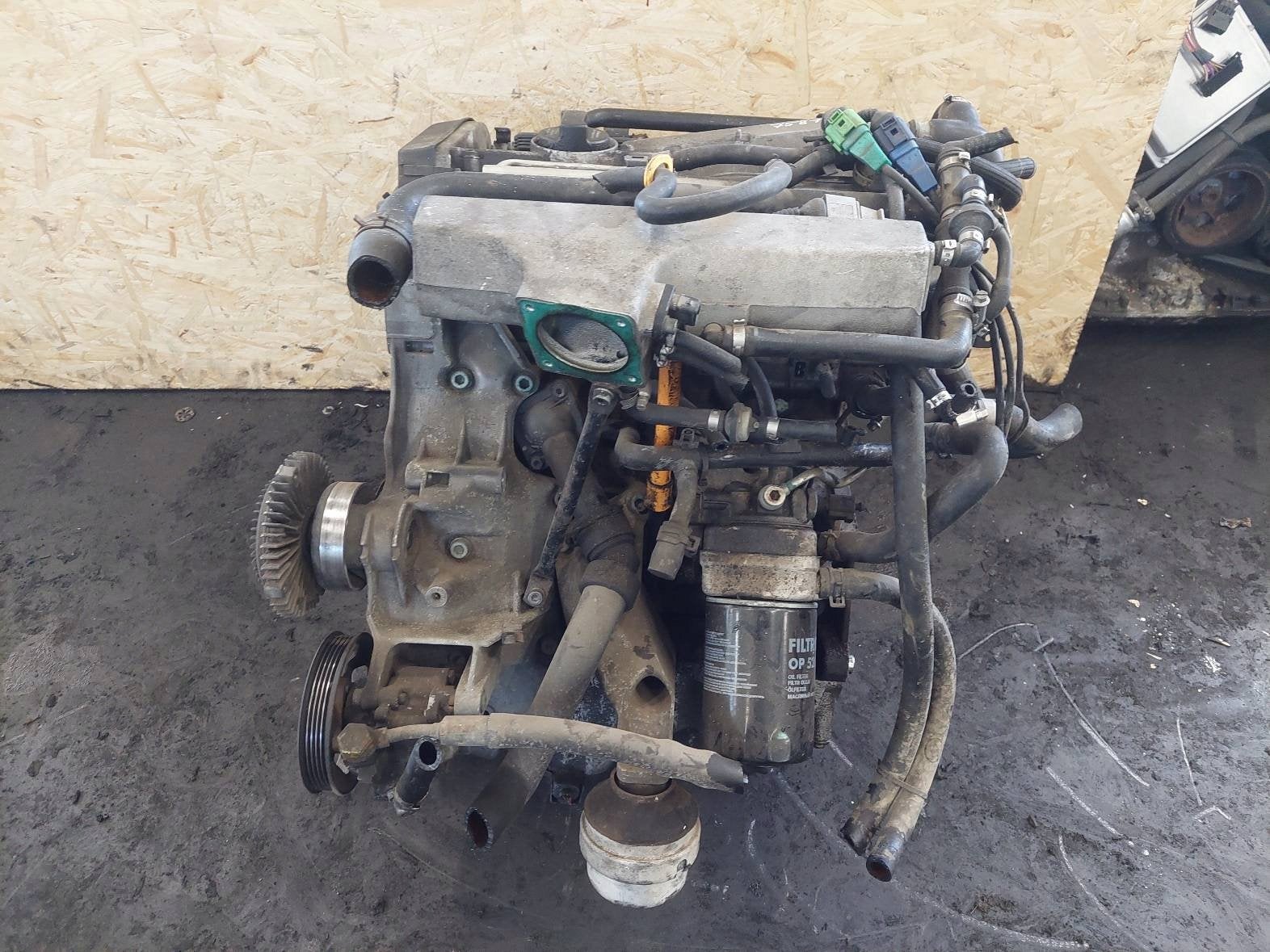 Moteur AWT Complet SKODA AUDI A6 PASSAT VW SUPERB A4, Envoi, Utilisé, Skoda