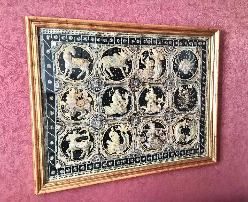 Birmees Kalaga wandkleed met dierenriemtekens, Tapisserie murale, Comme neuf, Enlèvement, Verre