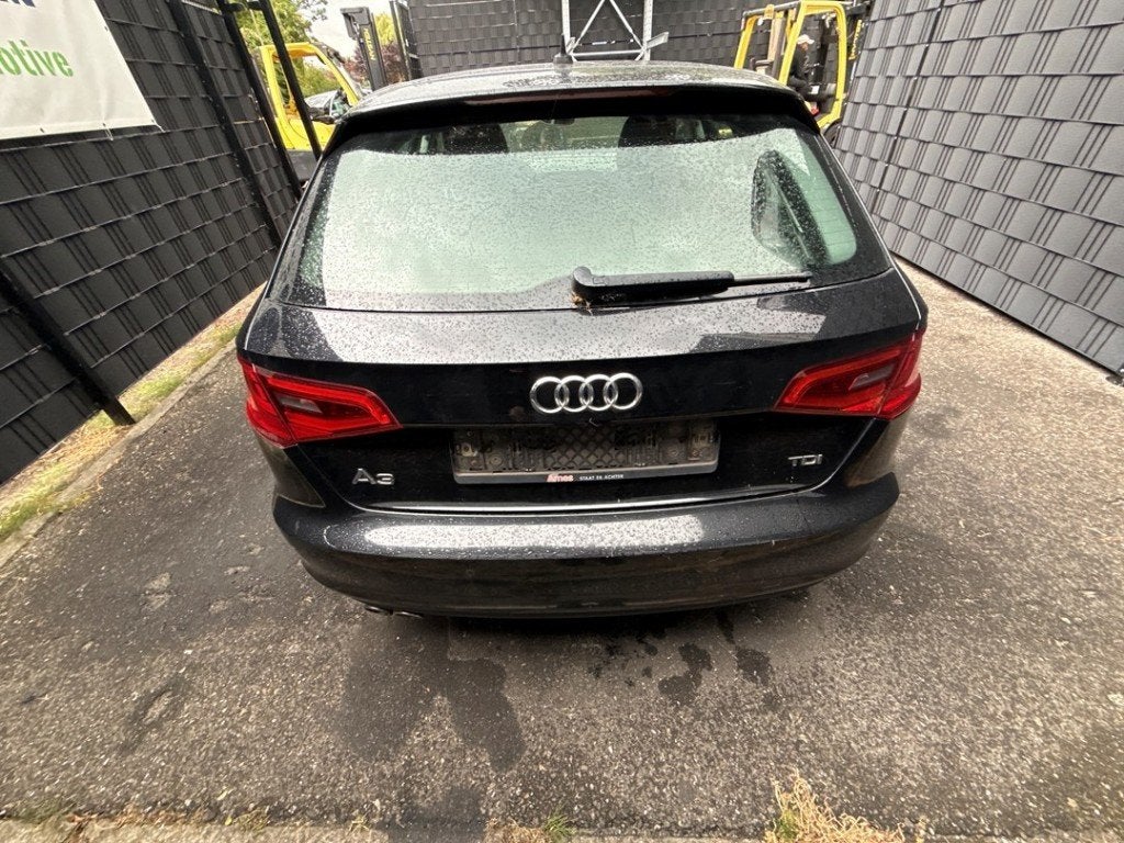 HAYON ARRIÈRE / MALLE Audi A3 Sportback (8VA / 8VF), Autos : Pièces & Accessoires, Auto-Union-Straße  1,
85057  Ingolstadt, DE