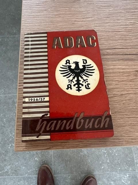 ADAC handbuch 1956 / 57, Boeken, Auto's | Boeken, Ophalen of Verzenden, Zo goed als nieuw