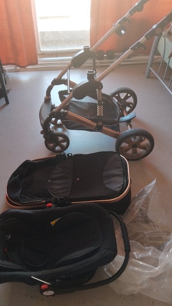 Pousette bebe nouvelle, Enlèvement ou Envoi, Comme neuf, Autres types