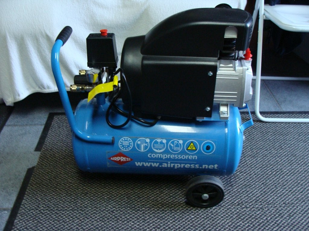 Airpress compressor, Ophalen, 6 tot 10 bar, Zo goed als nieuw, Minder dan 200 liter/min