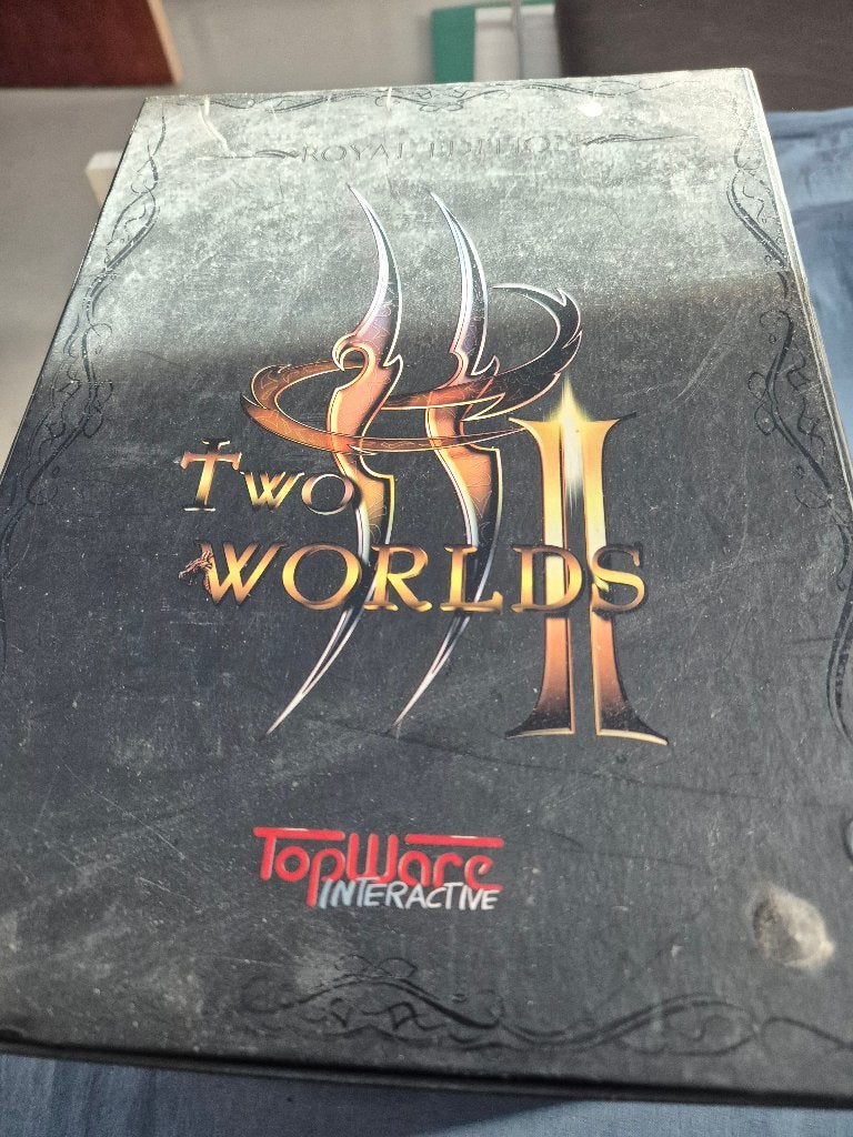 Two worlds beeldje, Verzamelen, Ophalen, Zo goed als nieuw, Fantasy