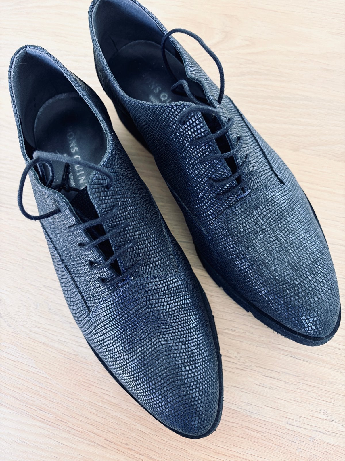 Zwarte veterschoenen dames, maat 39.  Zo goed als nieuw, Kleding | Dames, Ophalen, Zo goed als nieuw