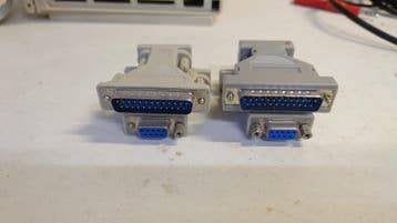 Adaptateur DB25M vers DB9F, Envoi, Neuf