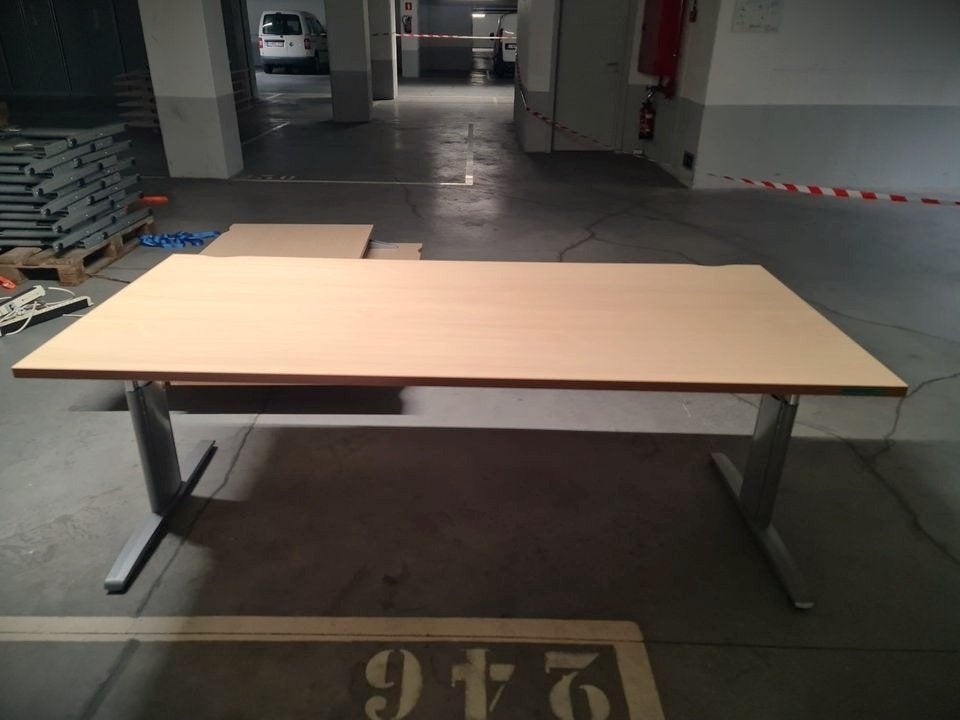 Grote professionele kantoortafel - werkoplossing