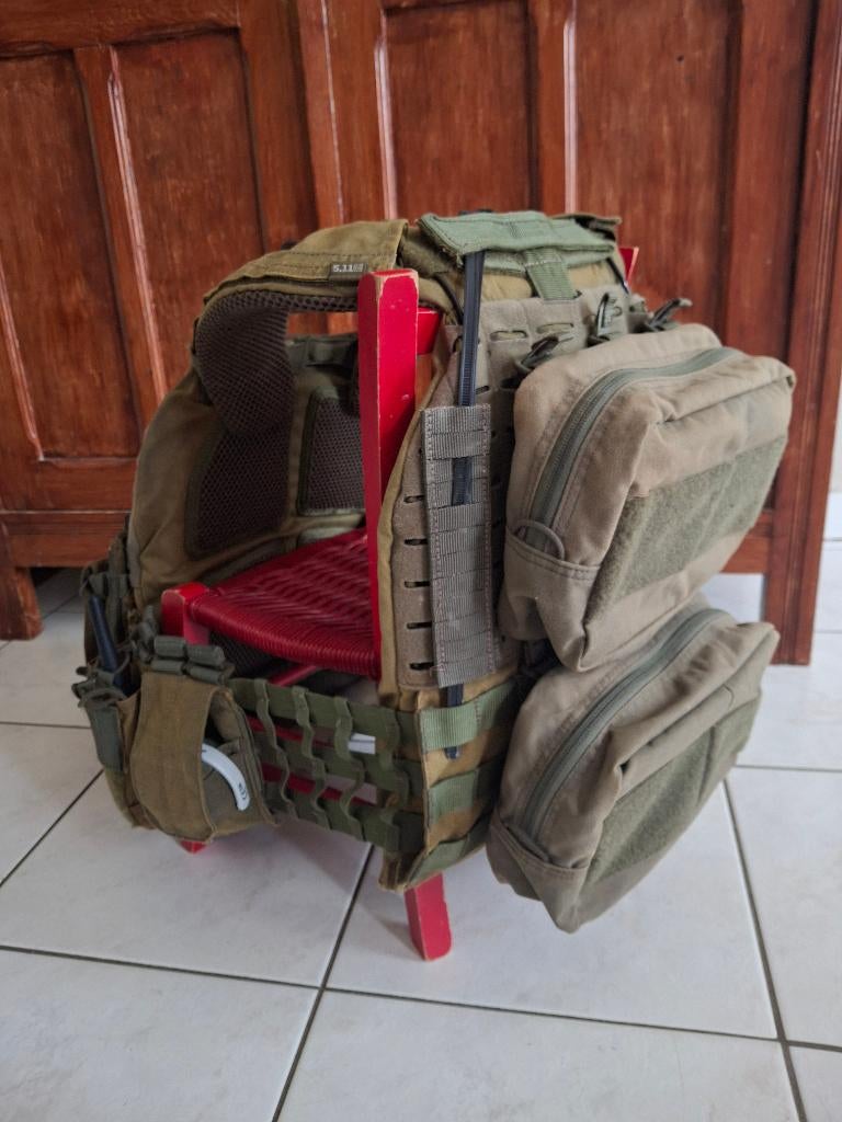 5.11 tactisch vest, paintball, airsoft en militair., Ophalen, Zo goed als nieuw