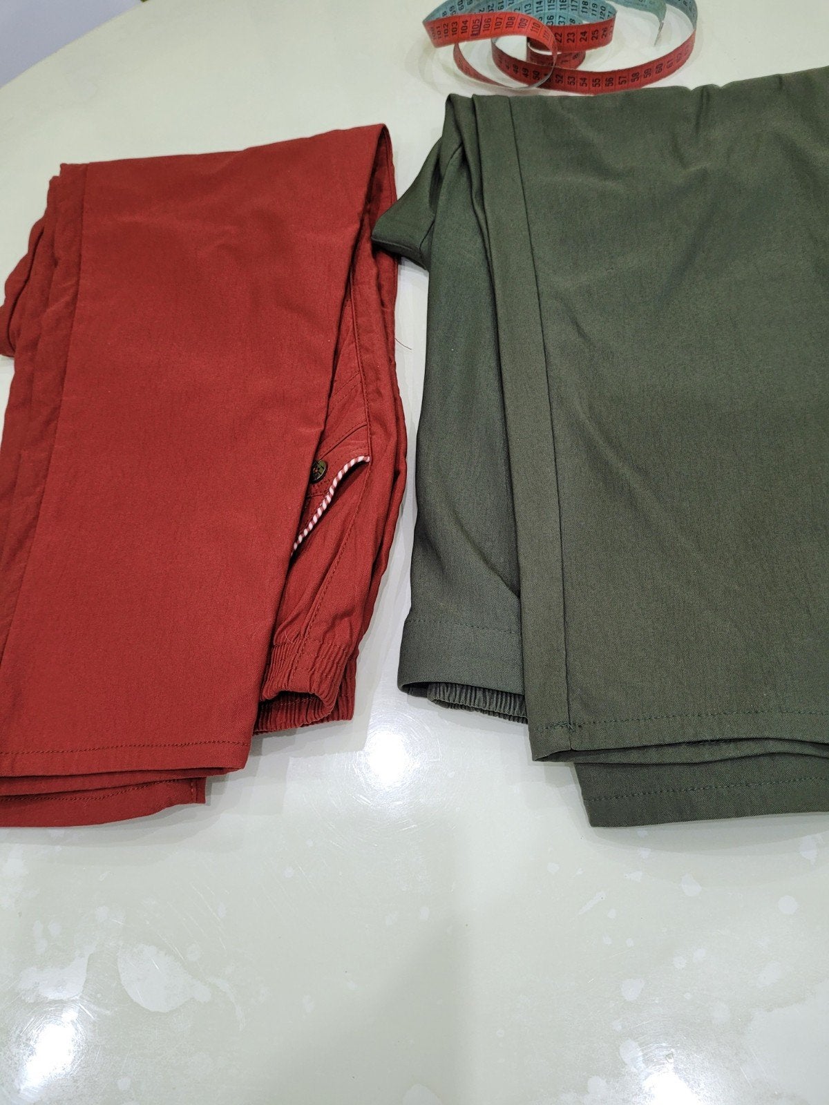 Damesbroek nieuw nooit gedragen maat te groot 46, Achetee sur le marchee, Ophalen of Verzenden, Maat 46/48 (XL) of groter, Rood