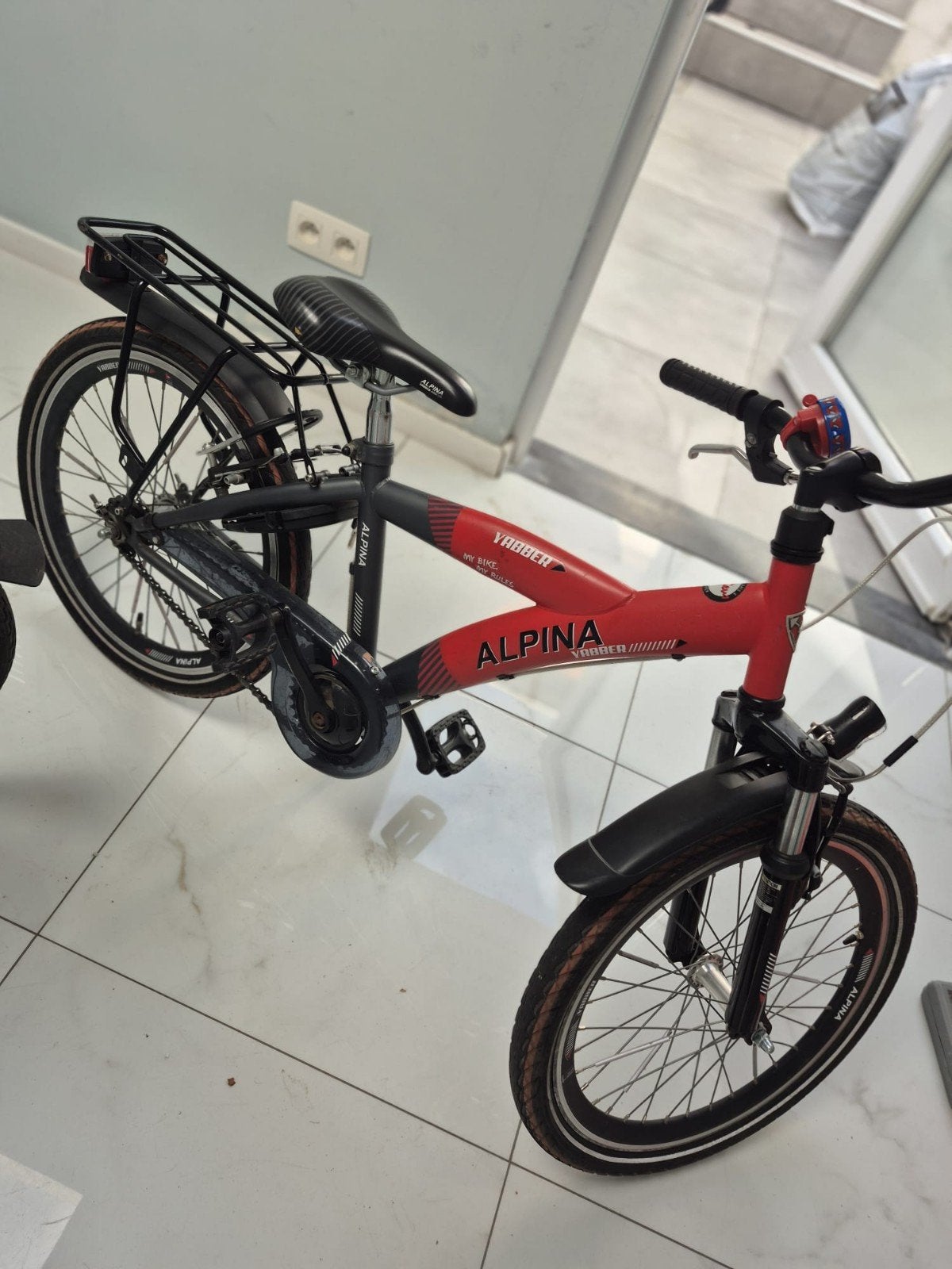 Alpina yabber 20 inch jongen fiets nog geen 5 maal gebruikt., Fietsen en Brommers, Fietsen | Kinderfietsjes, Ophalen, Zo goed als nieuw