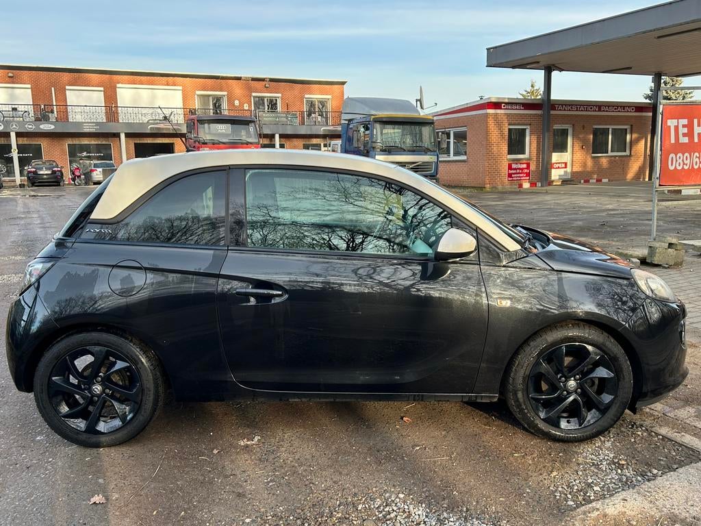 Opel adam 1.2 benzine km 172.000 bj 2013, Auto's, Opel, Voorwielaandrijving, 4 zetels, Zwart, 4 cilinders