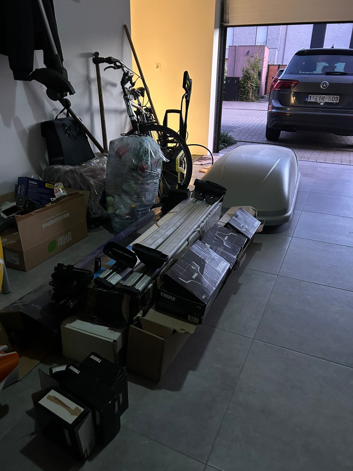 Partij Thule dakdragers, voetensets (Audi ,BMW) + Dakkoffer", Autos : Pièces & Accessoires, Autres pièces automobiles, Enlèvement