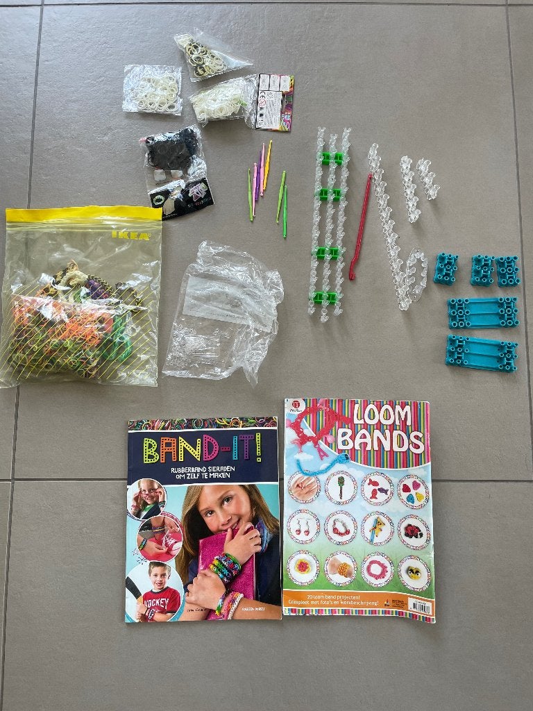 Loom bands - armbandjes - knutselen, Hobby & Loisirs créatifs, Bricolage, Utilisé, Matériel de bricolage, Enlèvement