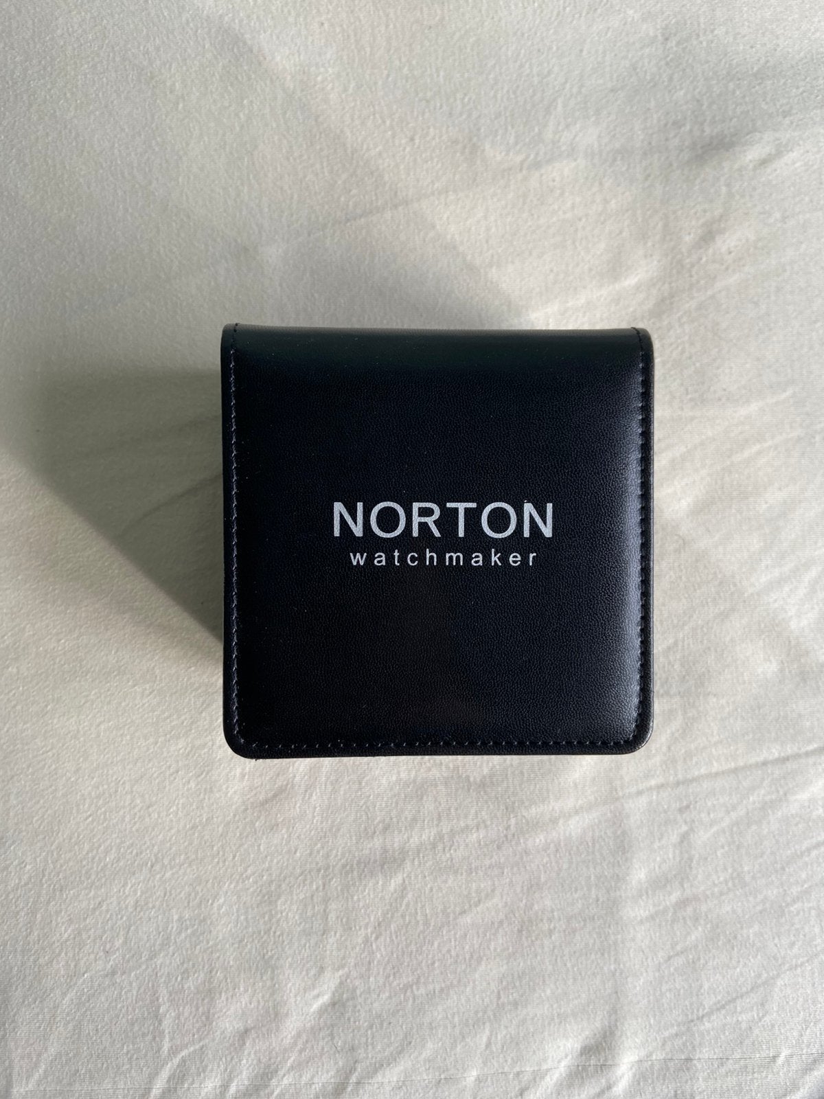 Norton Vespasiano, Enlèvement ou Envoi, Comme neuf, Or