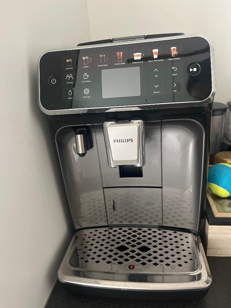 Vol automatische espresso machine Phillips, 2 à 4 tasses, Café moulu, Comme neuf, Enlèvement