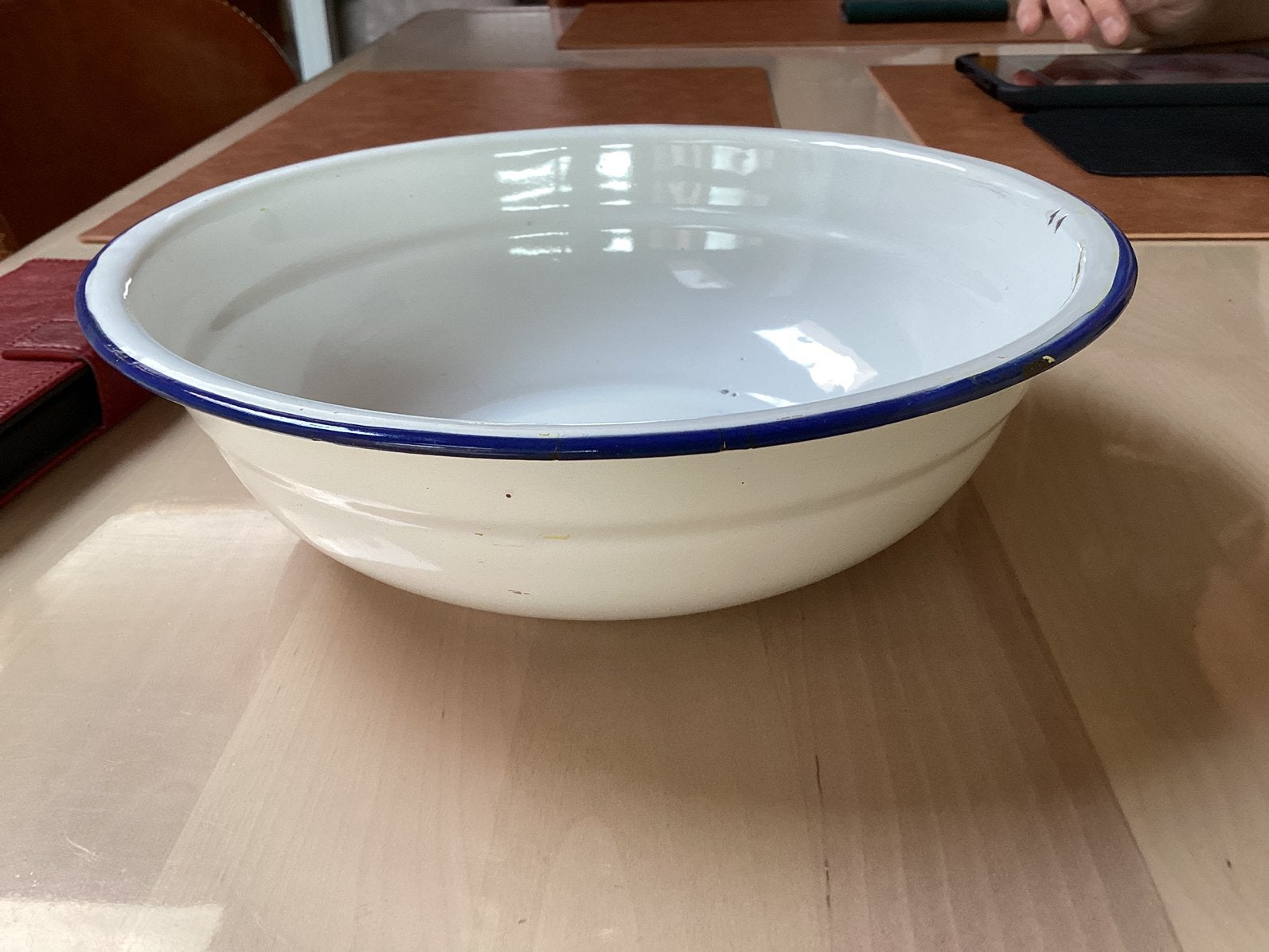 Emaille kom met blauwe rand, Antiek en Kunst, Ophalen