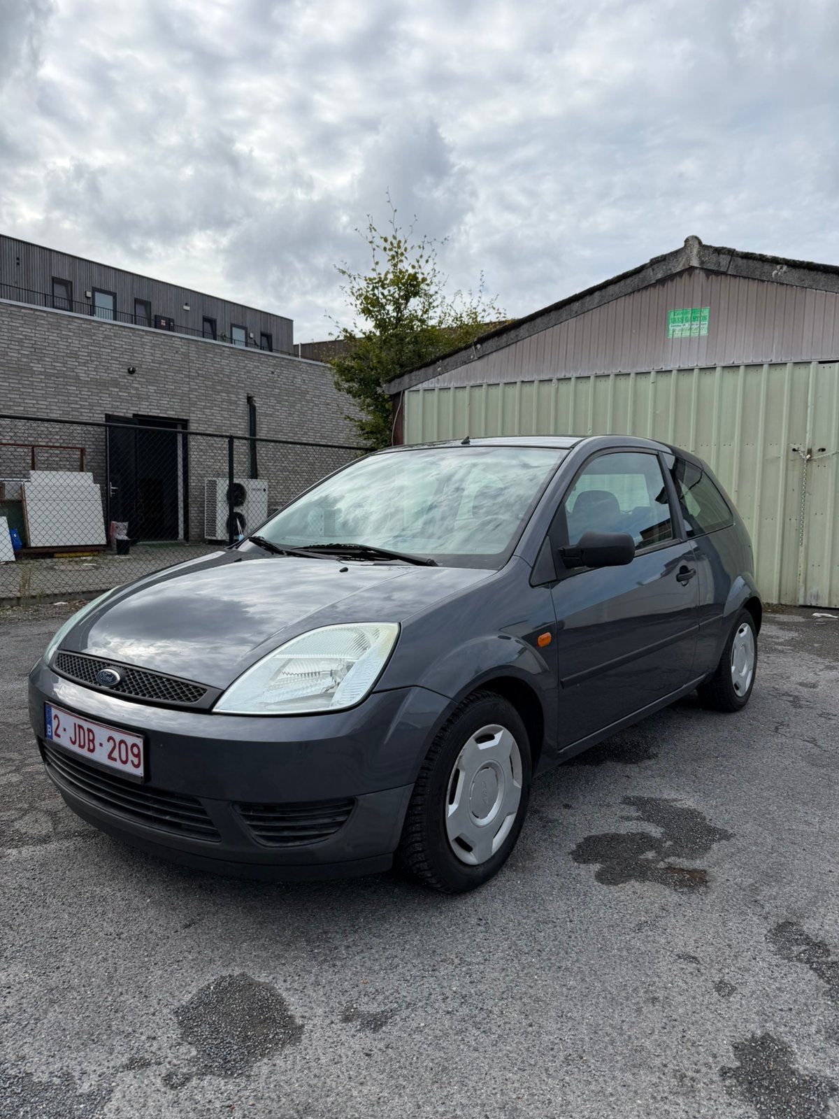 Ford Fiesta 1.3 Benzine.  Gekeurd voor verkoop, Auto's, Voorwielaandrijving, Stof, Zwart, Handgeschakeld