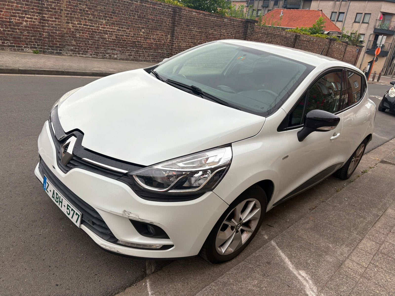 Renault clio 4 0.9essence 2016 115000km porte a prevoir, Autos, Achat, Euro 6, Noir, 5 portes