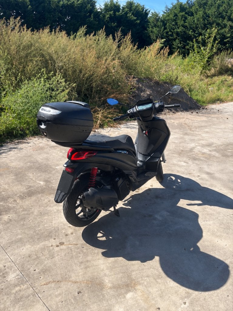 Piaggio Medley S 125 ABS / 07/2023 / 1.631 km, Occasion, 125 cc, 11 kW of minder, Automaat