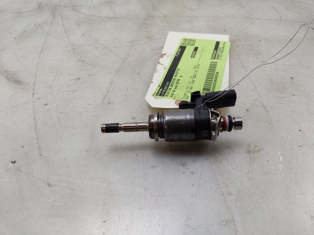 INJECTEUR Audi A3 Limousine (8VS / 8VM) (01-2013/10-2020), Dhr. J. Ham, Administratie@autoham.nl, Audi, Utilisé