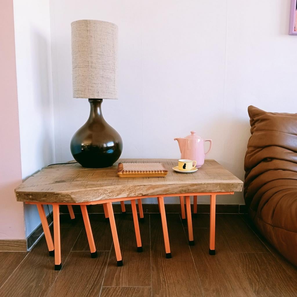 Zeer stevige salontafel.met insectenpootjes, Huis en Inrichting, Ophalen