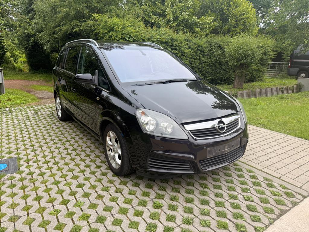 Opel Zafira - 1.9 TDCI - AIRCO - NAVIGATIE - 7 PLAATS, Autos, Cuir, Achat, Attache-remorque, Particulier