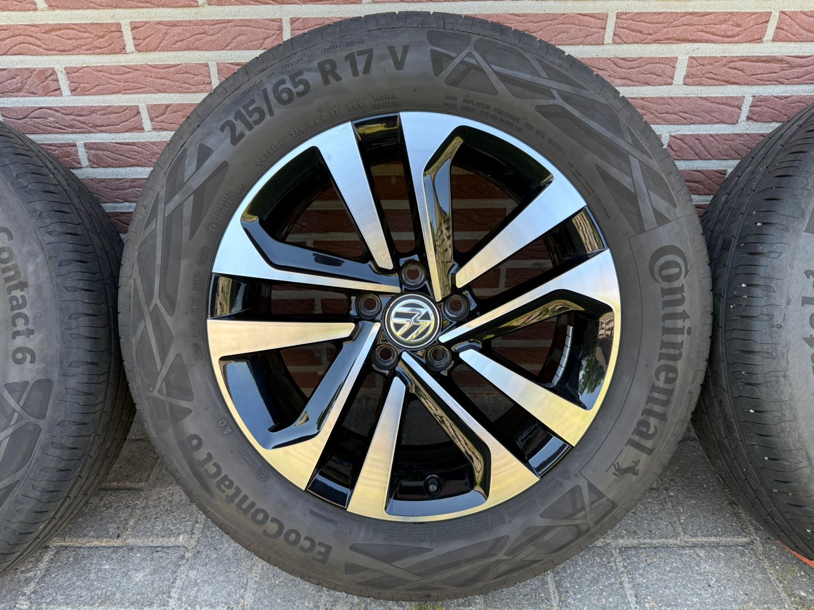 Volkswagen Tiguan 17 inch Dublin velgen met zomerbanden, Ophalen, 215 mm, Banden en Velgen, Personenwagen