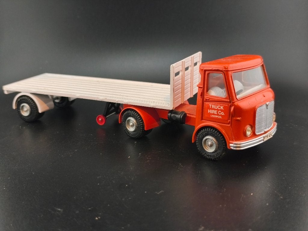 DINKY TOYS UK MET GELEDE VRACHTWAGEN REF 915, Ophalen of Verzenden, Zo goed als nieuw, Bus of Vrachtwagen, Dinky Toys
