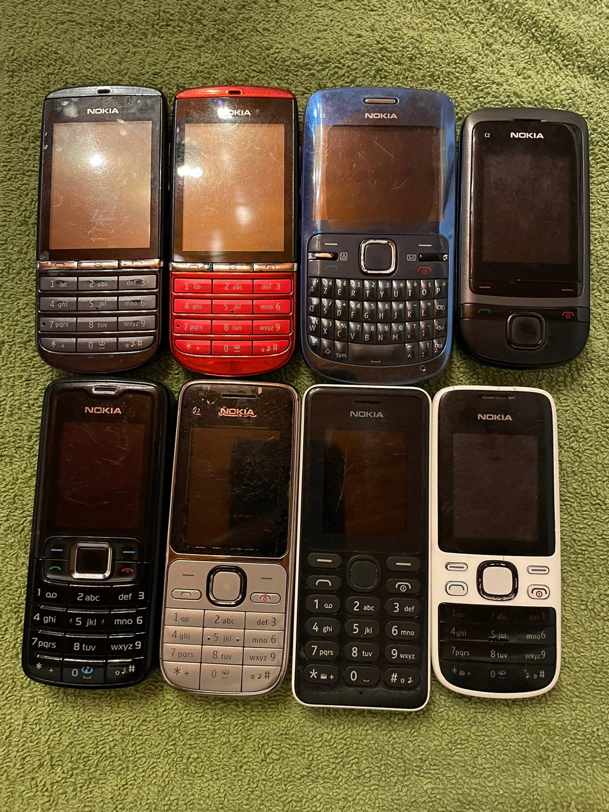 12 oude gsm's–Nokia,Panasonic,Motorola,Sony Ericsson&Siemens, Autres modèles, Clavier physique, 3 à 6 mégapixels, Enlèvement