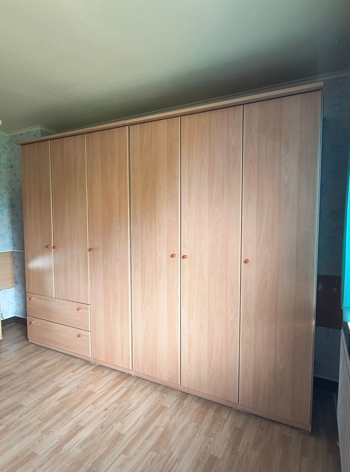 Grote slaapkamerkast met 6 deuren en laden (2 delig), Huis en Inrichting, Kasten | Dressoirs, Gebruikt, 200 cm of meer, 50 tot 75 cm