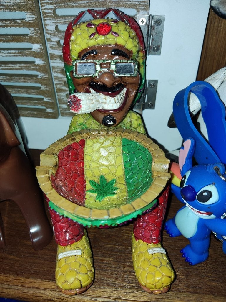 Cendriers décoratifs en polyrésine rasta., Ophalen, Zo goed als nieuw, Mens