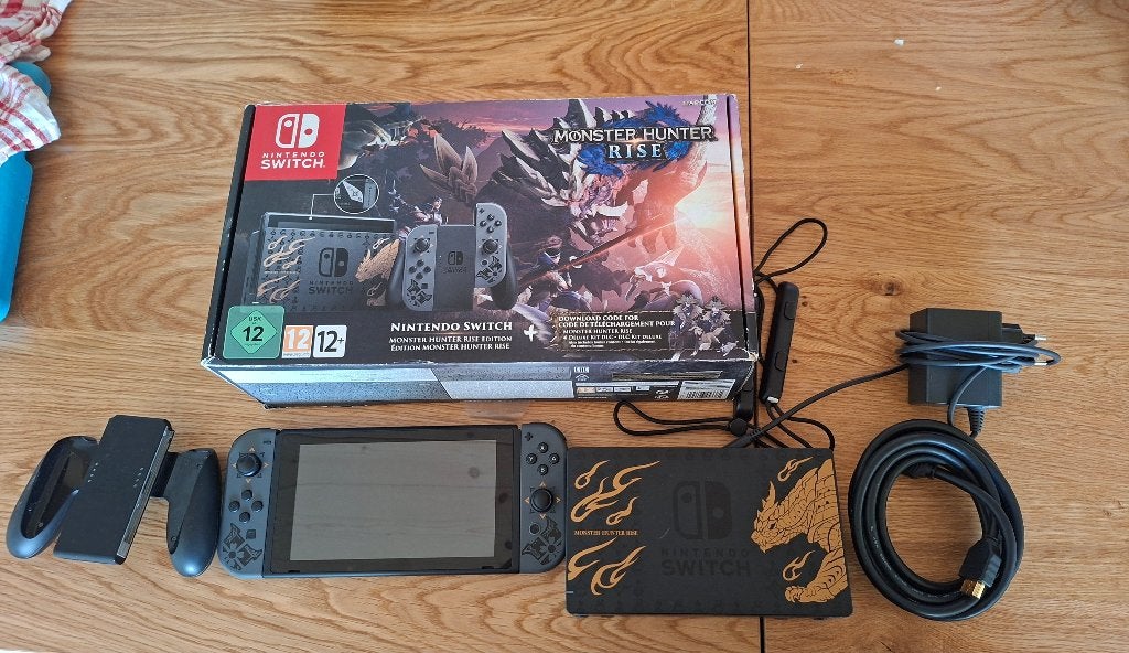 Console Nintendo Switch Edition Limité Monster Hunter +2 jeu, Switch 2019 Upgrade, Enlèvement ou Envoi, Comme neuf, Avec jeux