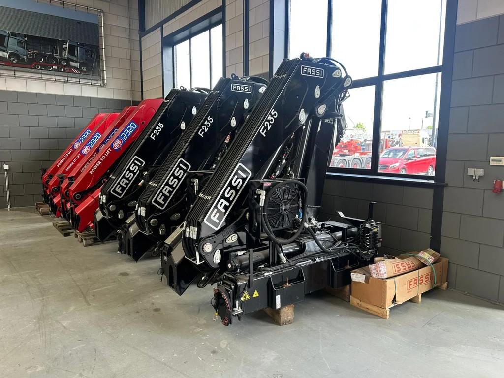 FASSI E-DYNAMIC F235A.2.26 (bj 2023), Articles professionnels, Machines & Construction | Pièces