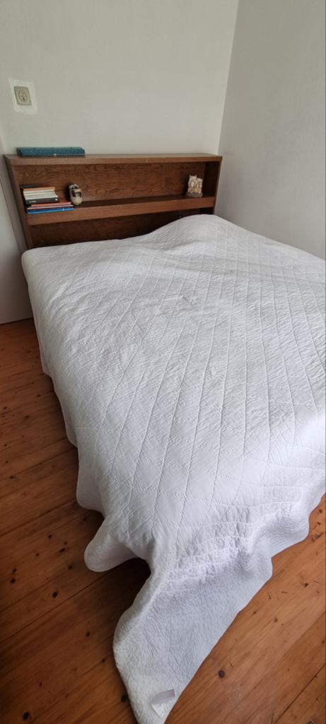 Dubbel bed met kastje, Huis en Inrichting, Slaapkamer | Complete slaapkamers, Ophalen of Verzenden
