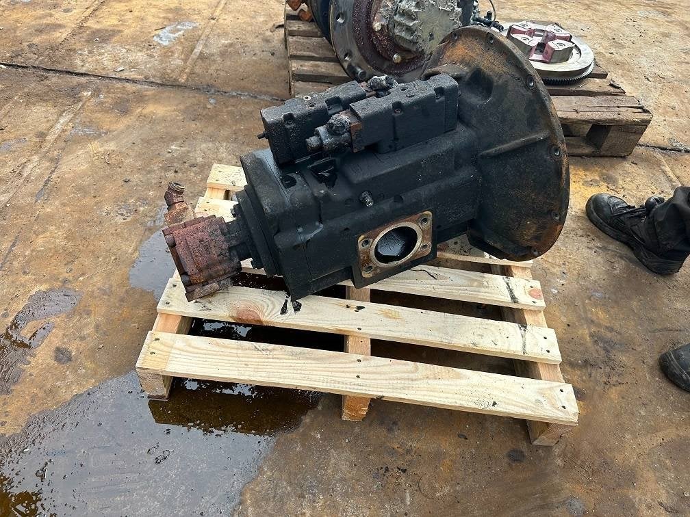 Cat 323 main hydrolic pump 531-9886, Gebruikt