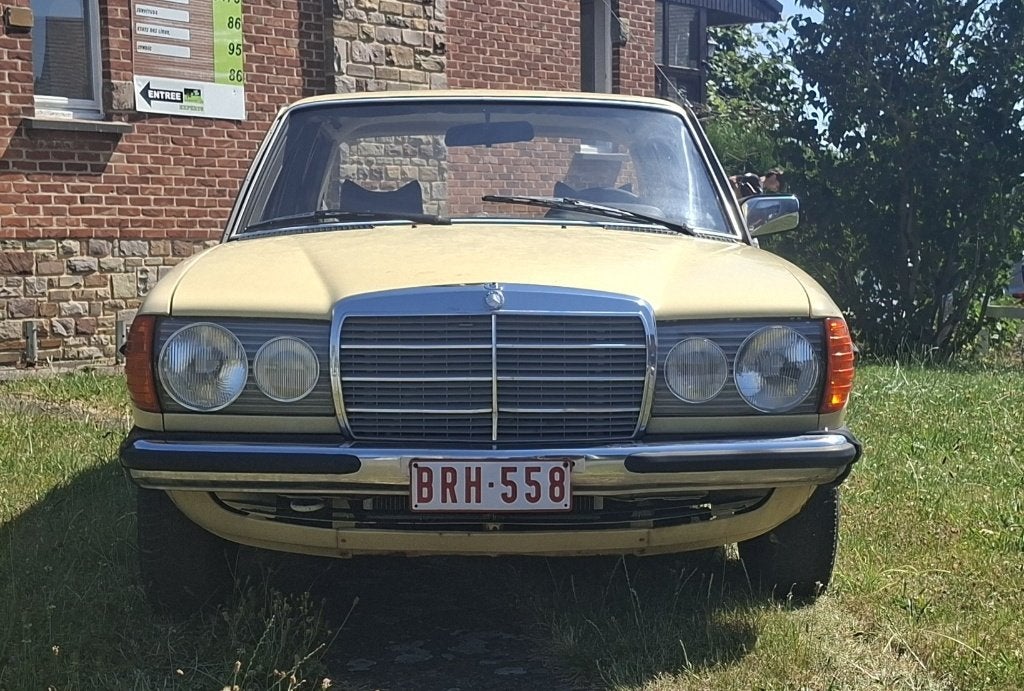 MERCEDES-BENZ 240D W123, Autos, Cuir, Autres modèles, Achat, Boîte manuelle