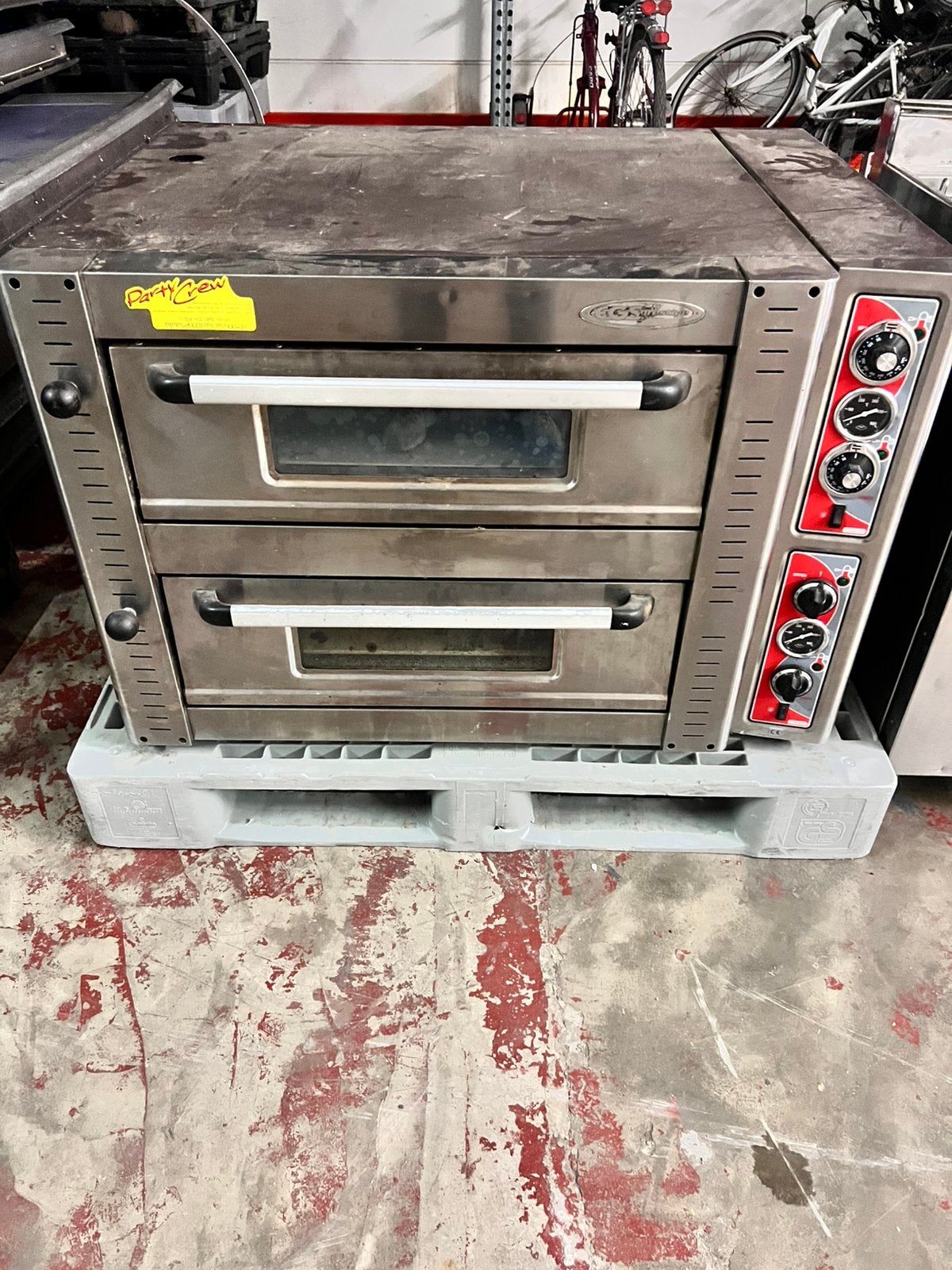 Pizzaoven met onderstel 2x4, Ophalen, Gebruikt, Pizzaoven