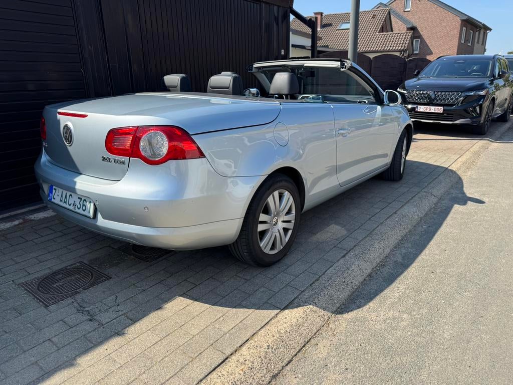 Volkswagen Eos cabriolet automaat, Zwart, 4 cilinders, Cabriolet, Parkeersensor