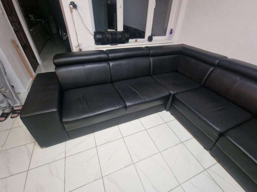 Grand canapé d'angle 7 place en semi cuir noir come neuf, Maison & Meubles, 75 à 100 cm, Quatre personnes ou plus, Comme neuf