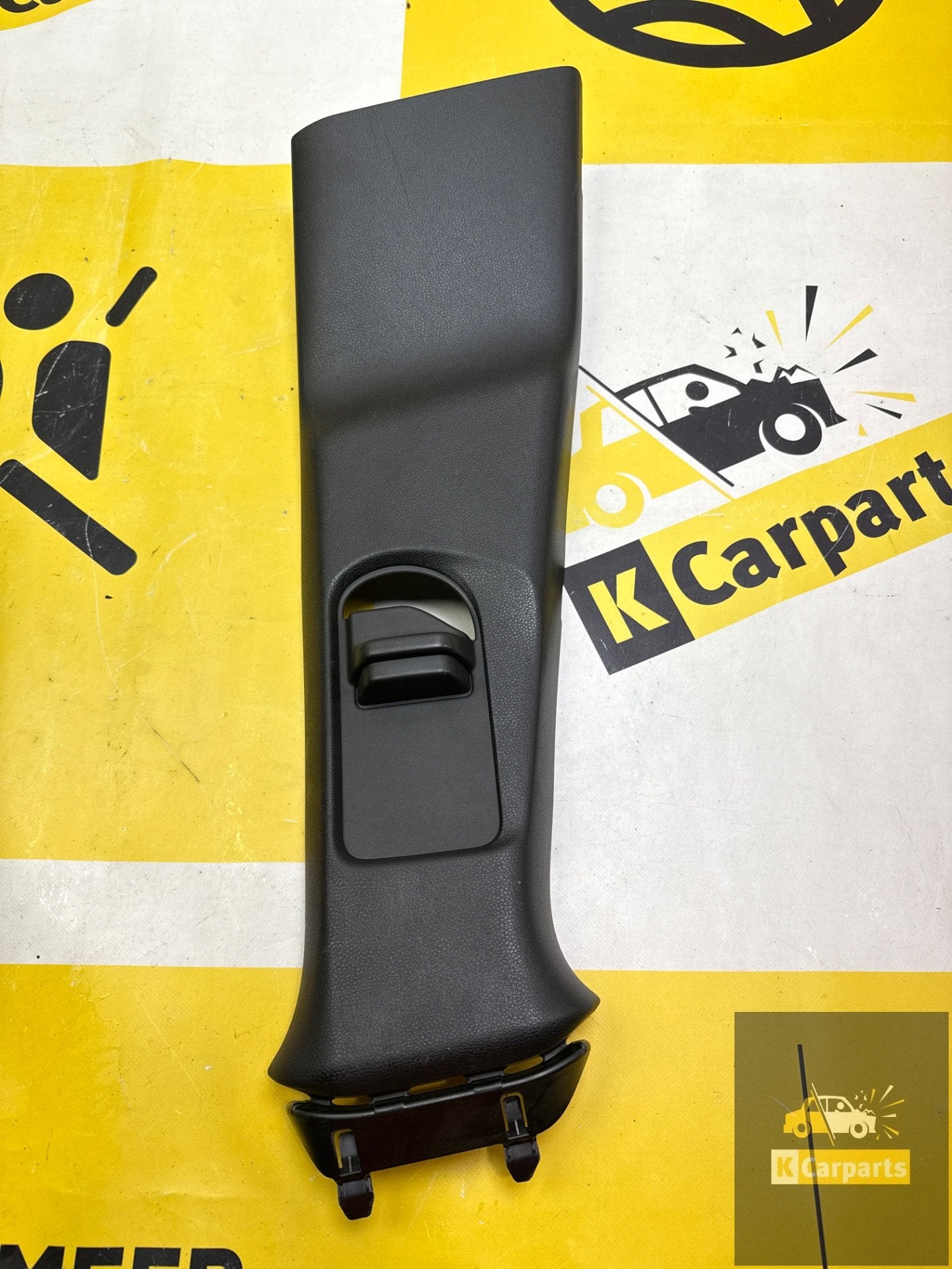 Garniture de montant B droit Mercedes Classe A W176 A1766900, Mercedes-Benz AG, Mercedes-Benz, Utilisé, Mercedesstrasse 120
70372  Stuttgart, DE