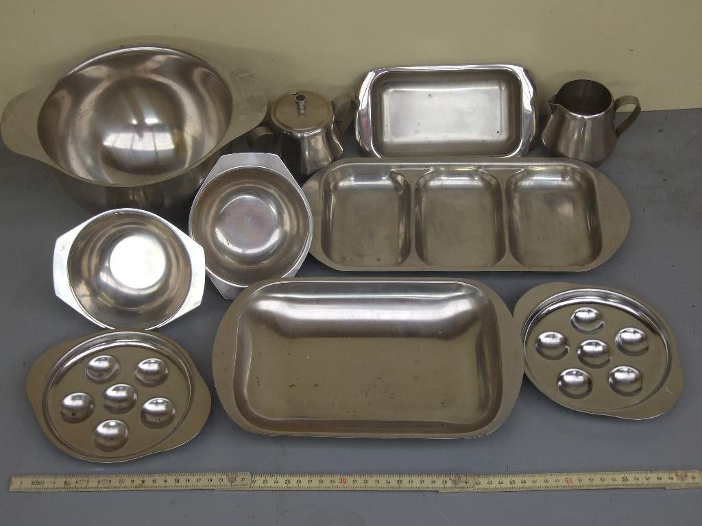 Serveerschalen inox nieuw nog nooit gebruikt ganse set = 10€, Huis en Inrichting, Keuken | Servies, Ophalen of Verzenden, Nieuw