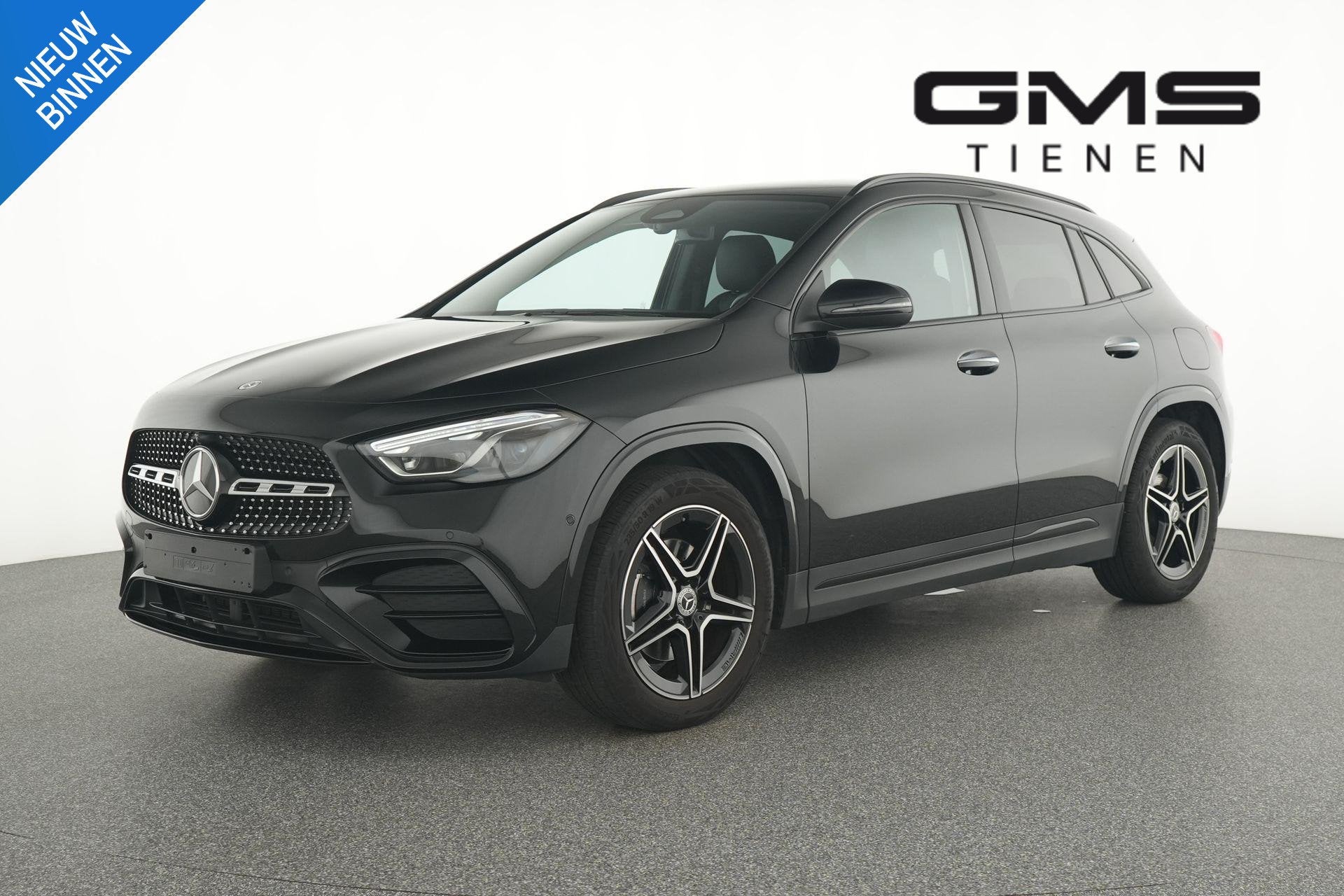 Mercedes-Benz GLA 180 Star Edition 180 Business Line, Auto's, Gebruikt, 4 cilinders, 136 pk, Leder en Stof