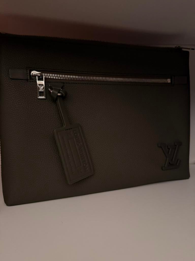 Clutch, Verzenden, Zo goed als nieuw
