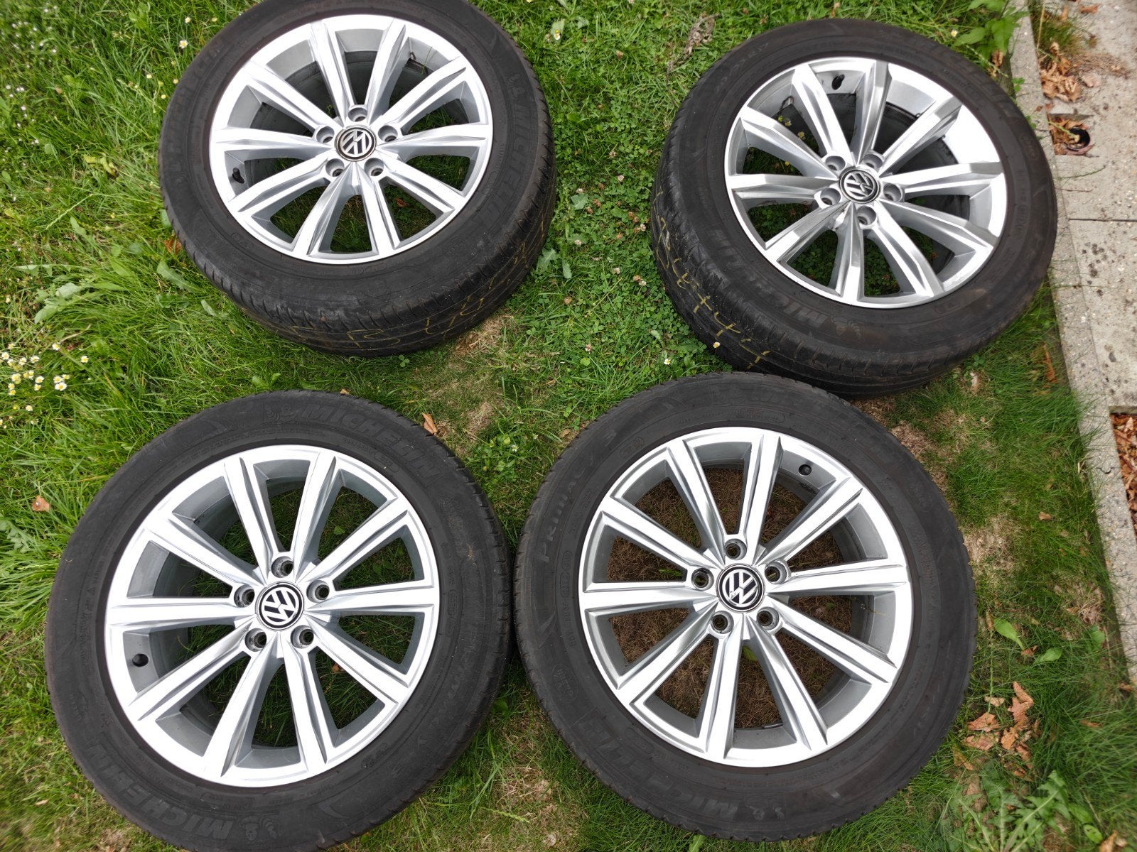 Jantes argentées 17 pouces pour Volkswagen Passat B8 d'origi, Enlèvement ou Envoi, Pneu(s)