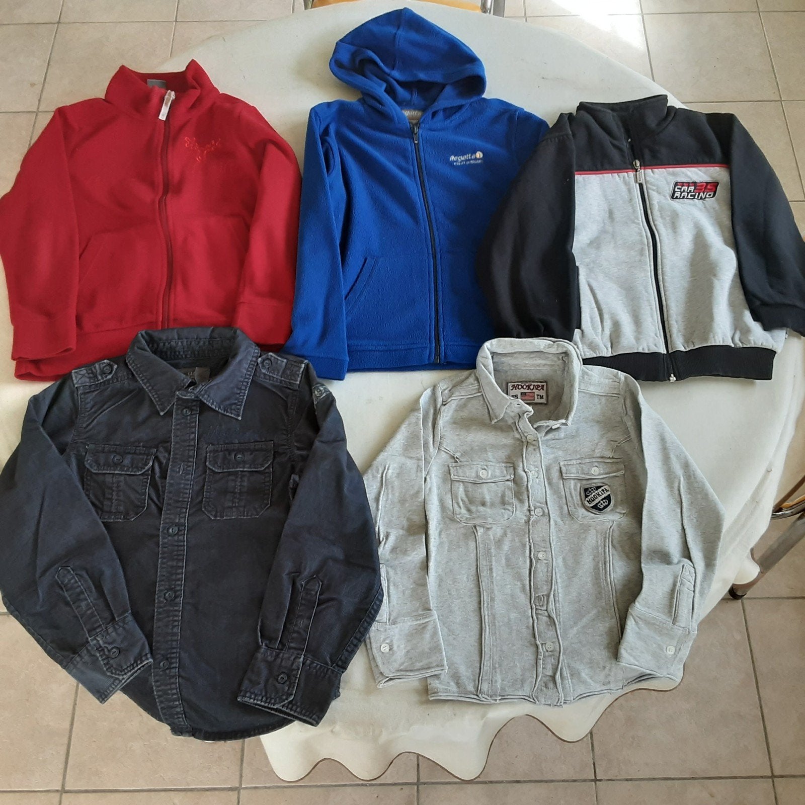 sweaters maat 128 zie beschrijving 
1 donker blauw hemd, Kinderen en Baby's, Ophalen of Verzenden