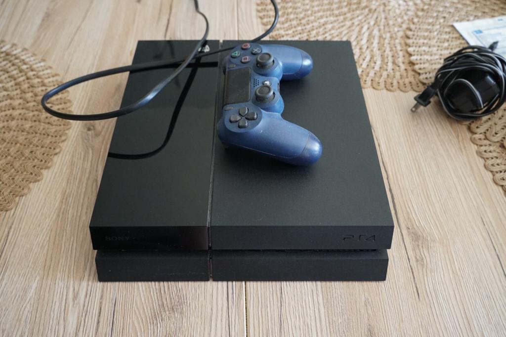 PS4 + Games & Accessoires, Games en Spelcomputers, Spelcomputers | Sony PlayStation 4, Ophalen, 500 GB, Zo goed als nieuw, Met harde schijf
