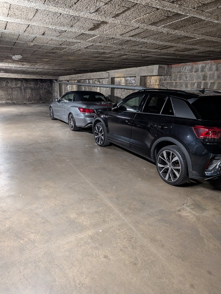 PARKING A LOUER Quartier BAVIÈRE OUTREMEUSE, Minder dan 20 m², Luik (stad)