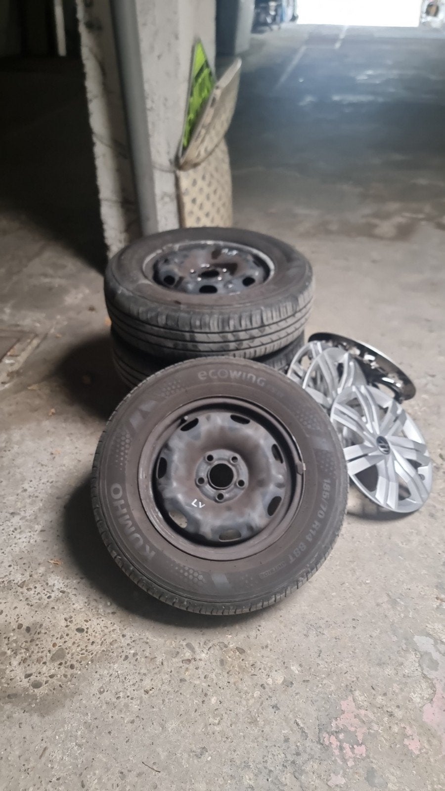 Pneus d'été sur jantes en acier VW POLO de 14 pouces, Autos : Pièces & Accessoires, Autres pièces automobiles, Enlèvement